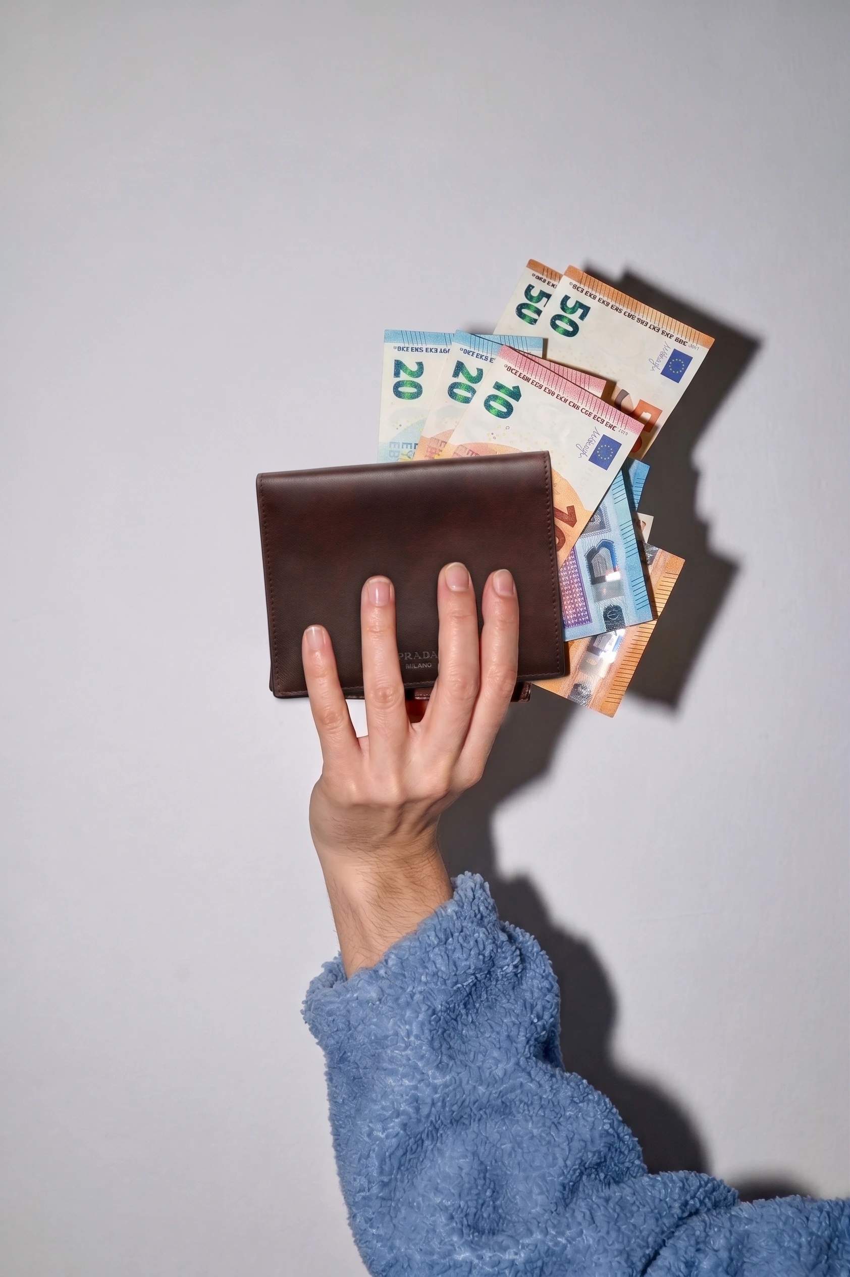 Save up to 20% with Packhelp Wallet