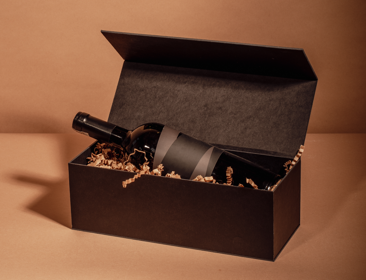 Personalizowane pudełko magnetyczne na wino z tektury litej 5